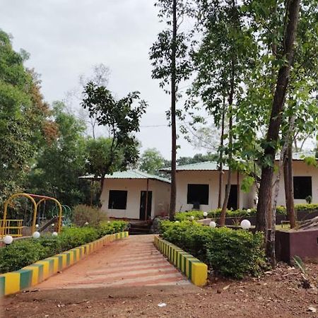 White Elephant Restaurant & Cottages Gokarna Gokarna  Buitenkant foto