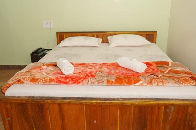 White Elephant Restaurant & Cottages Gokarna Gokarna  Buitenkant foto
