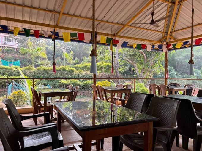 White Elephant Restaurant & Cottages Gokarna Gokarna  Buitenkant foto