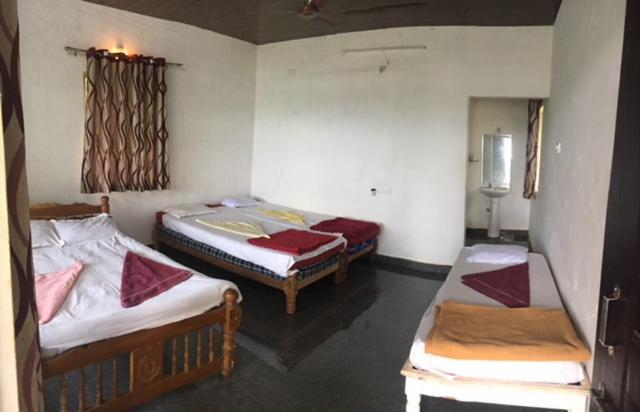 White Elephant Restaurant & Cottages Gokarna Gokarna  Buitenkant foto