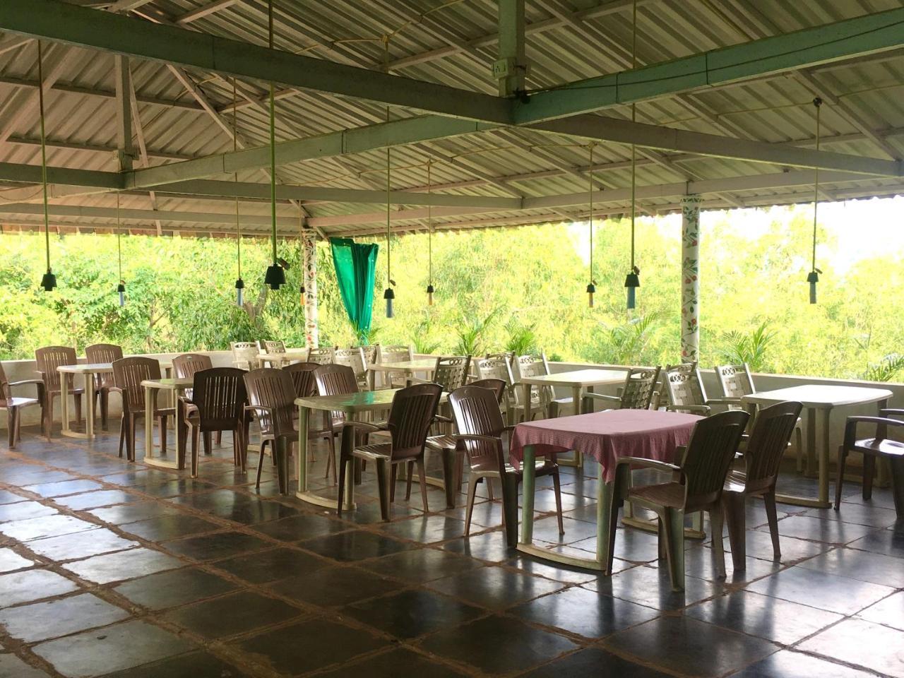 White Elephant Restaurant & Cottages Gokarna Gokarna  Buitenkant foto