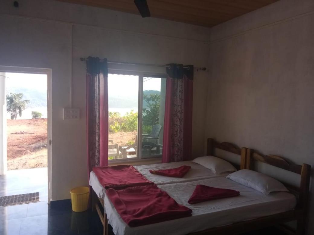 White Elephant Restaurant & Cottages Gokarna Gokarna  Buitenkant foto