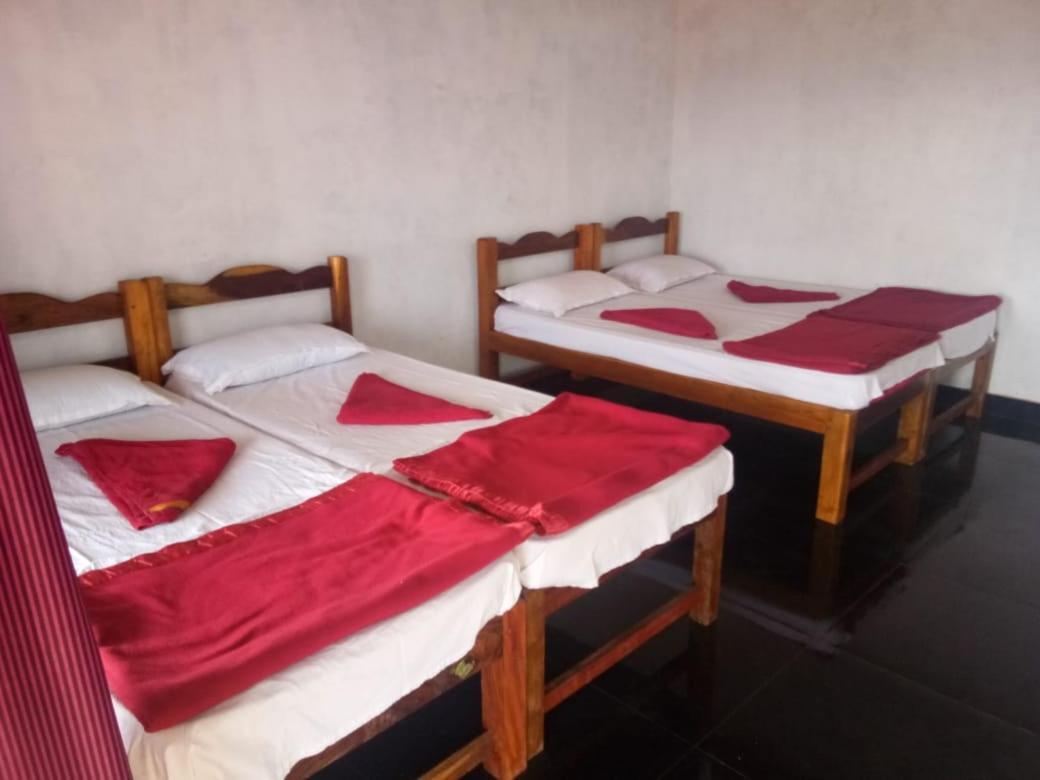 White Elephant Restaurant & Cottages Gokarna Gokarna  Buitenkant foto